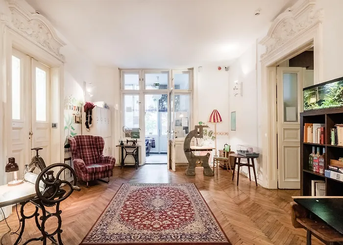Baroque Hostel & Coworking Budapest